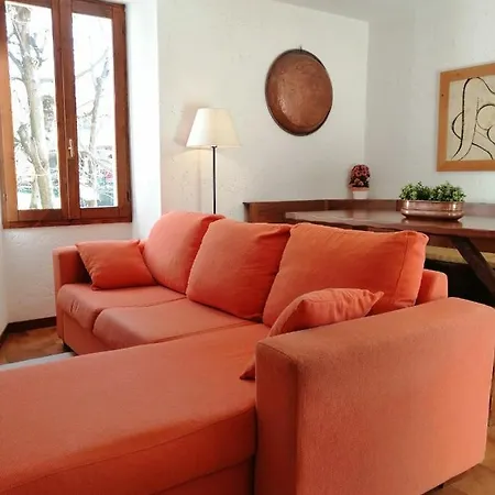 Casa Bucaneve & Ciclamino Apartment *