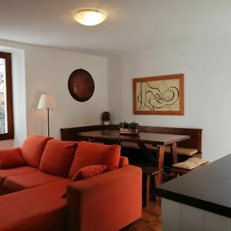 Casa Bucaneve & Ciclamino Apartment Gravedona