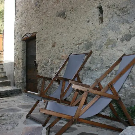 Casa Bucaneve & Ciclamino Apartment Gravedona
