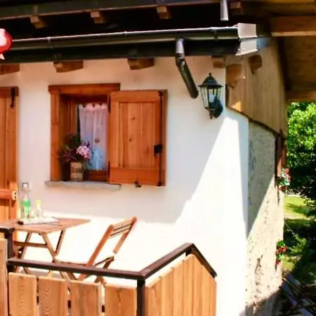 Apartment Casa Bucaneve & Ciclamino - Yourlakecomohome