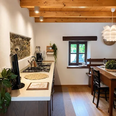 Apartment Casa Bucaneve & Ciclamino - Yourlakecomohome Gravedona