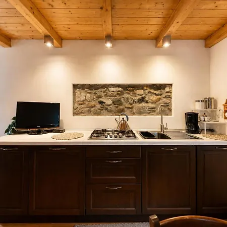 Casa Bucaneve & Ciclamino - Yourlakecomohome Apartment Gravedona