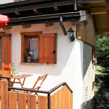 Casa Bucaneve & Ciclamino Apartment Gravedona