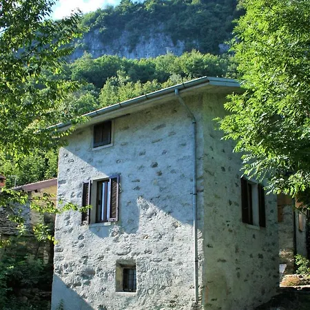 Apartment Casa Bucaneve & Ciclamino - Yourlakecomohome