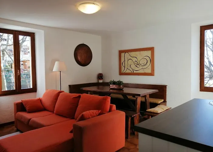 Casa Bucaneve & Ciclamino Appartement Gravedona